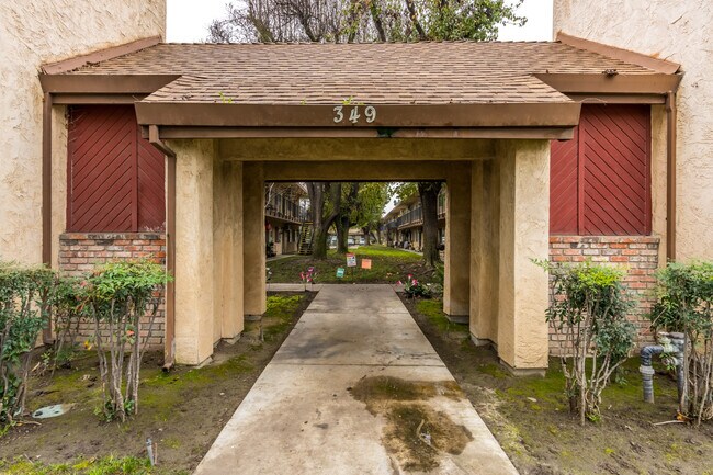 Captains Cove in Manteca, CA - Building Photo - Building Photo