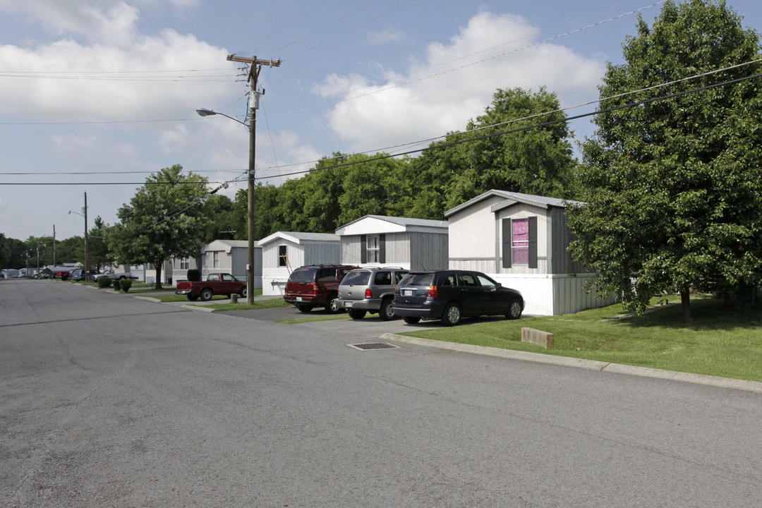 A & L Mobile Home Village in Gallatin, TN - Building Photo