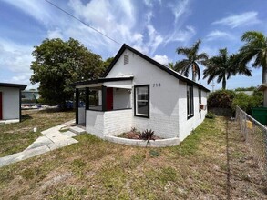 718 W 7th St in Riviera Beach, FL - Building Photo - Building Photo