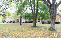 Oakwood Manor Apartments in Fairport, NY - Foto de edificio - Building Photo