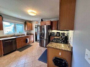 772 Belmont St-Unit -772 in Watertown, MA - Building Photo - Building Photo