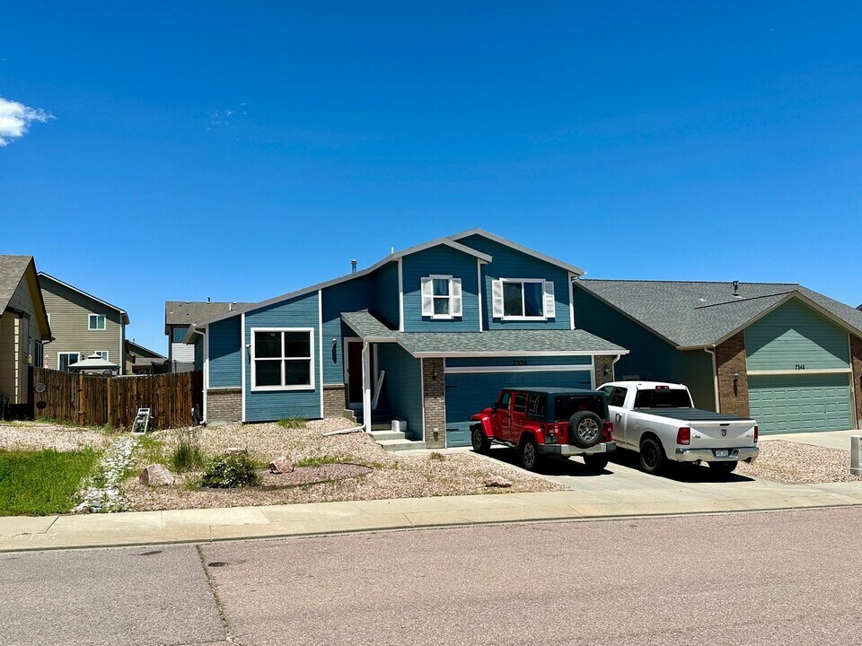 7336 Willowdale Dr in Fountain, CO - Building Photo
