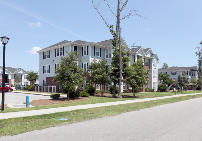 Monticello Park Apartments in Myrtle Beach, SC - Building Photo - Building Photo