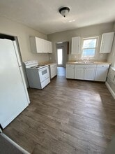 904 N Pine St in Lansing, MI - Building Photo - Building Photo