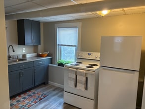 53 School St in Milford, MA - Foto de edificio - Building Photo