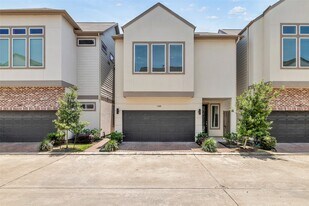 144 Knightsbridge Park Ln in Houston, TX - Building Photo