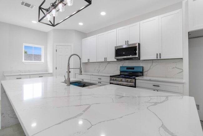 property at 611 Bridgeview Dr