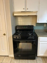 1141 Vivian St in Pleasanton, TX - Building Photo - Building Photo