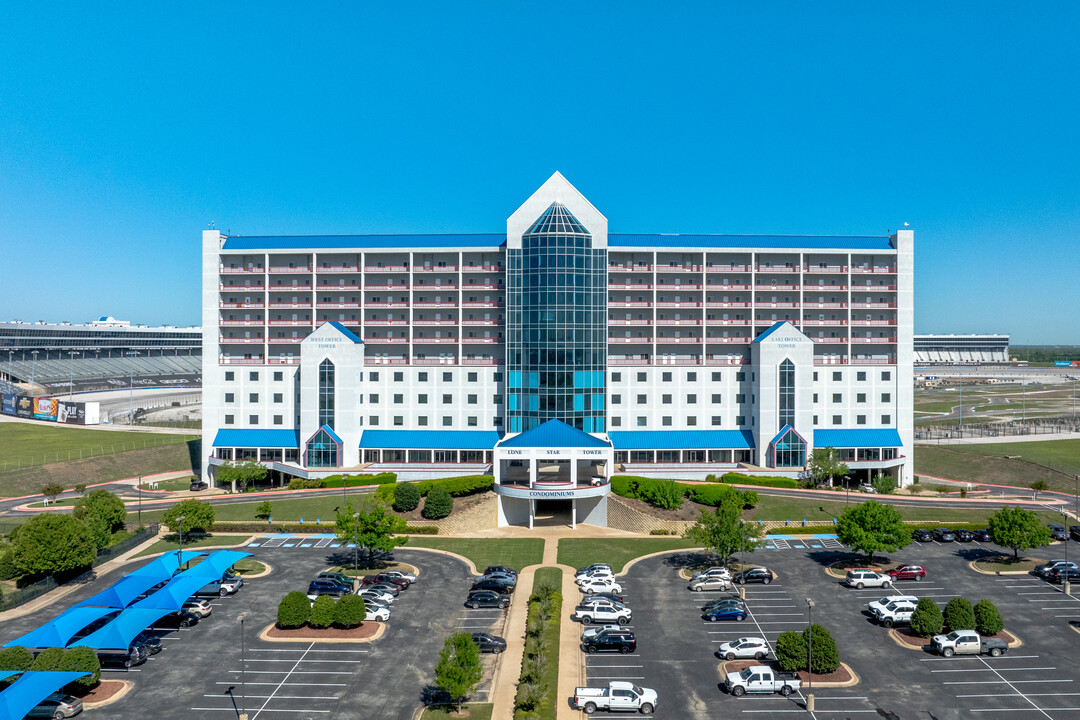 LoneStar Tower in Fort Worth, TX - Building Photo