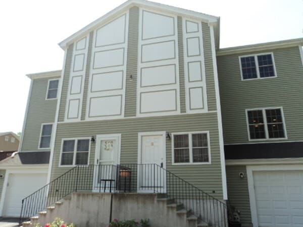 property at 8 Knotts St