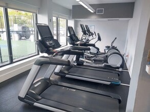 200 SE 15th Rd, Unit 8J in Miami, FL - Building Photo - Building Photo