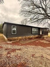 923 Guadalupe River Dr in Granbury, TX - Building Photo - Building Photo