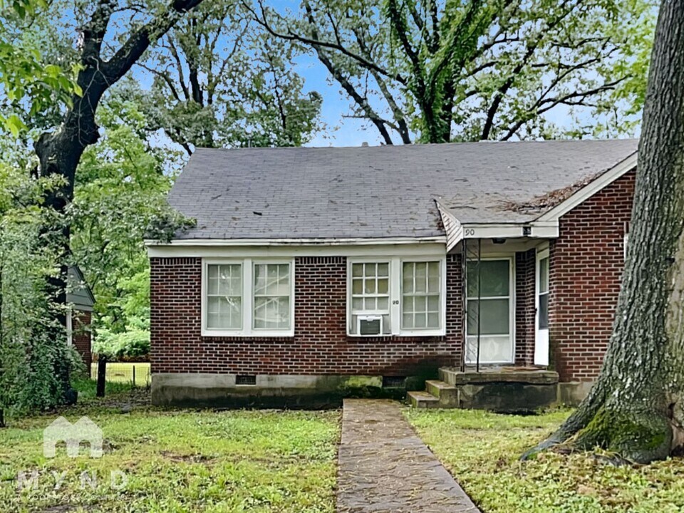 90 N Greer St in Memphis, TN - Building Photo