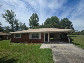 506 Eden Terrace in Archdale, NC - Building Photo