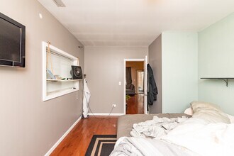700 N Noble St, Unit # 02W in Chicago, IL - Building Photo - Building Photo