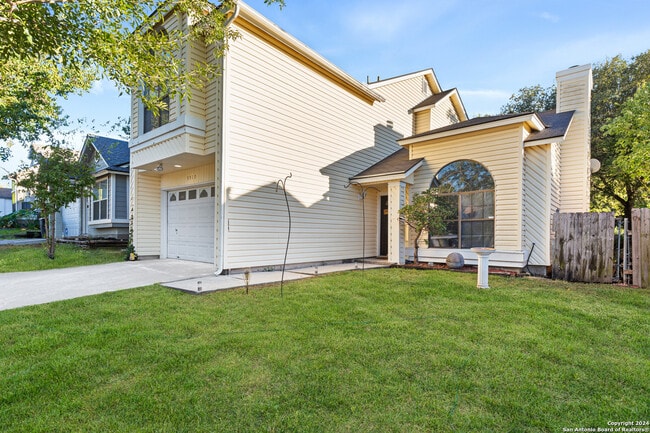5910 Burning Sunrise Dr in San Antonio, TX - Building Photo - Building Photo