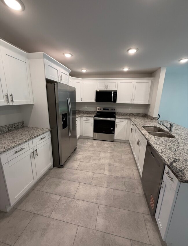 6039 Latimer Ave in Ft. Myers, FL - Foto de edificio - Building Photo