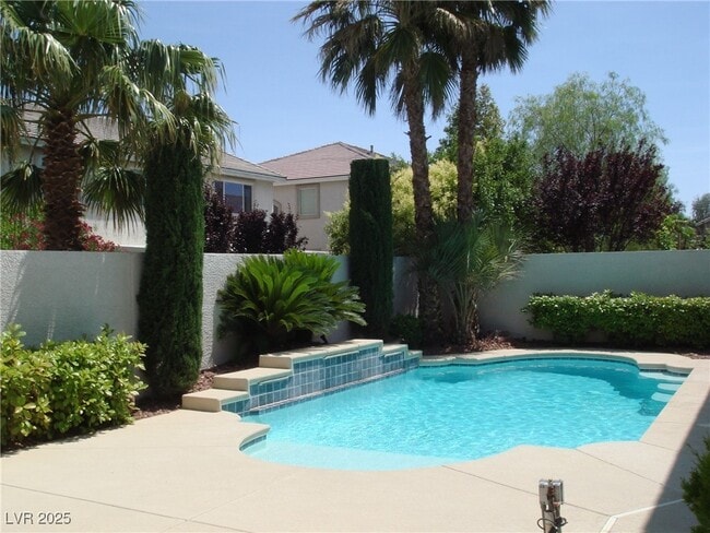 608 Bianca Bay St in Las Vegas, NV - Building Photo - Building Photo