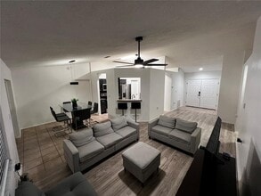 6042 Brookhill Cir in Orlando, FL - Building Photo - Building Photo