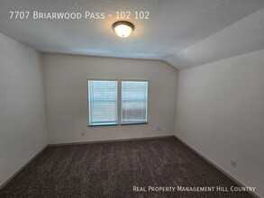 7707 Briarwood Pass in San Antonio, TX - Building Photo - Building Photo