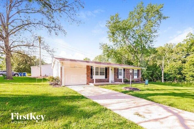 12035 Quality Ln in Maryland Heights, MO - Building Photo - Building Photo