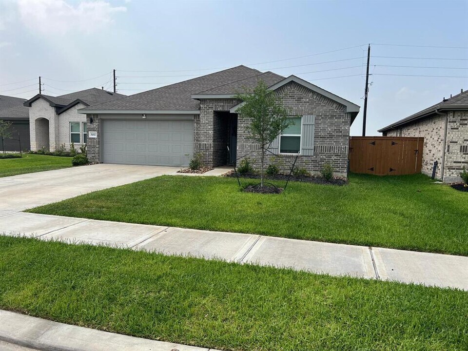 5017 Almond Ter Dr in Katy, TX - Building Photo