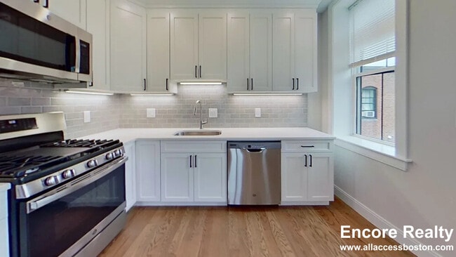 32 Orkney Rd, Unit 3
