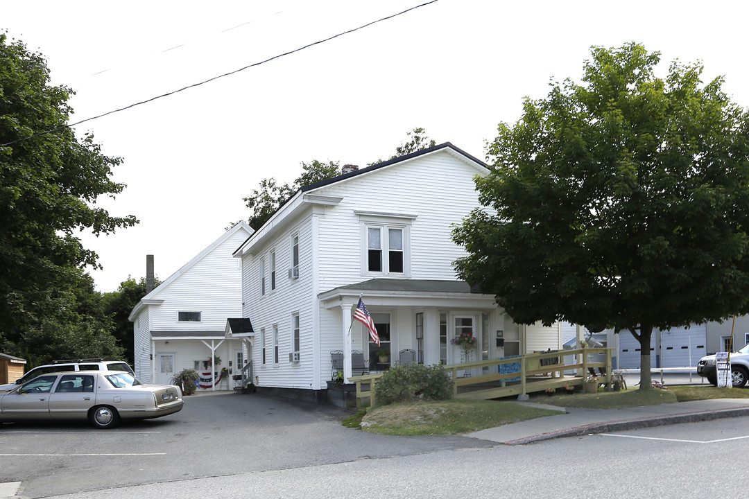 40 Main St in Oakland, ME - Foto de edificio