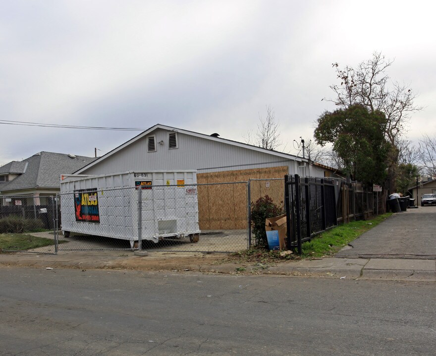 4724 Parker Ave in Sacramento, CA - Foto de edificio