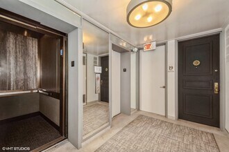 1110 N Lake Shore Dr in Chicago, IL - Building Photo - Building Photo