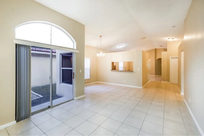 10890 NW 46th Dr in Coral Springs, FL - Foto de edificio - Building Photo