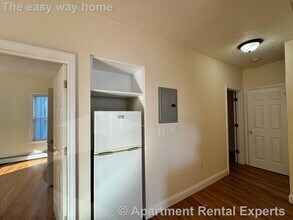 389 1/2 Columbia St, Unit #1 in Cambridge, MA - Building Photo - Building Photo