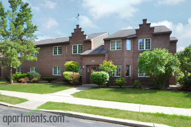 Dutch Village Apartments in Menands, NY - Building Photo - Building Photo