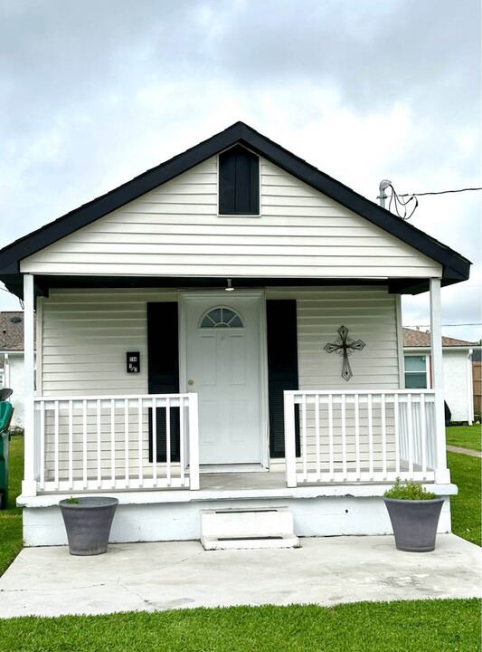 734-732 Bellanger St in Harvey, LA - Building Photo