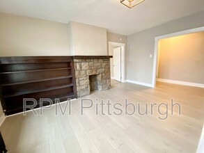 5733 Phillips Ave in Pittsburgh, PA - Building Photo - Building Photo