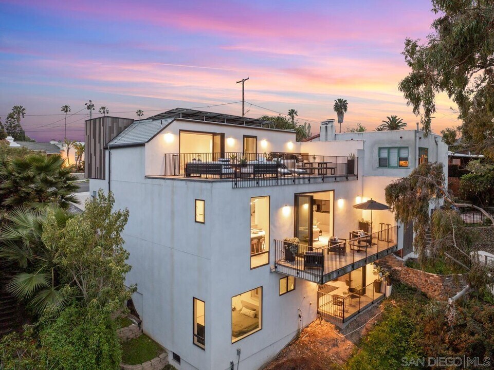 3668 Alexia Pl in San Diego, CA - Building Photo