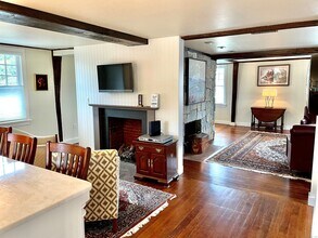 36 Orchard St in Stonington, CT - Building Photo - Building Photo