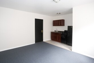 5710 N Winthrop in Chicago, IL - Building Photo - Building Photo