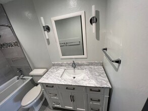 8045 S Lake Cir in Granite Bay, CA - Building Photo - Building Photo