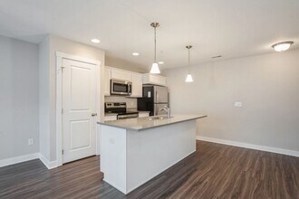 156 NE 22nd Ln in Ankeny, IA - Building Photo - Building Photo