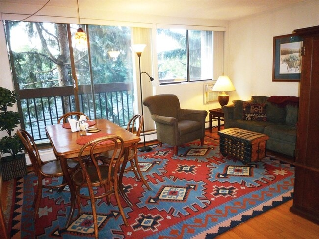 1643 Cambridge St in Cambridge, MA - Building Photo - Building Photo