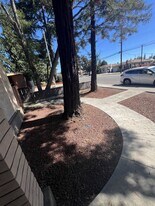 20077 Redwood Rd in Castro Valley, CA - Building Photo