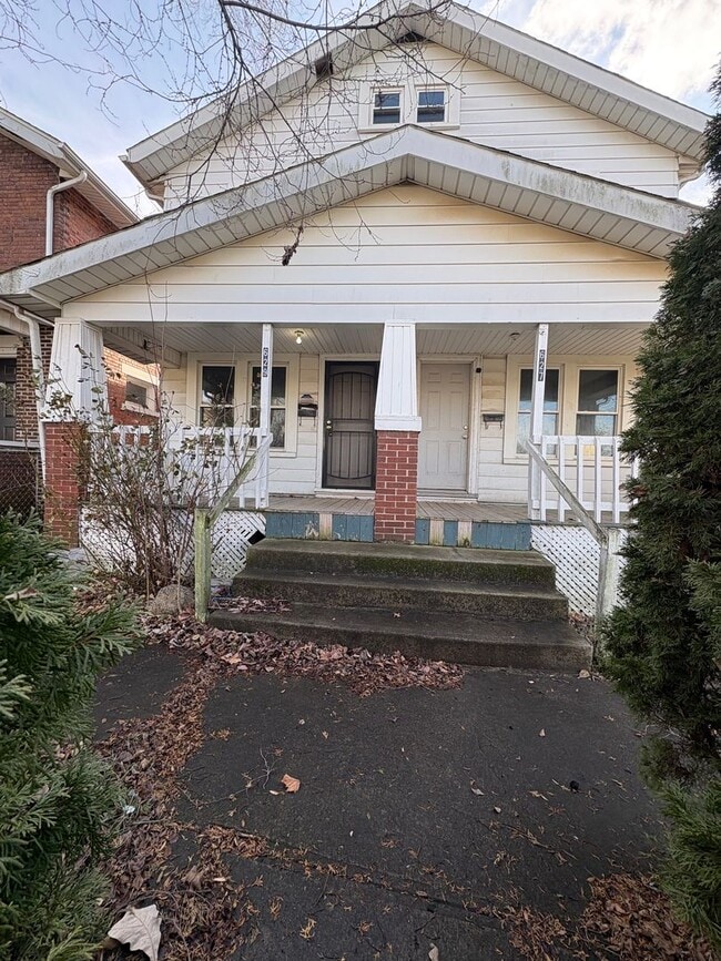 property at 627-629-629 E Markison Ave