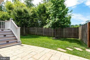 13724 Hastenbeck Dr in Gainesville, VA - Building Photo