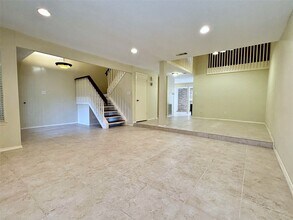 11526 Village Pl Dr in Houston, TX - Building Photo - Building Photo