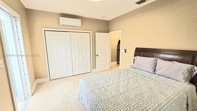 13900 SW 153rd Pl in Miami, FL - Building Photo - Building Photo