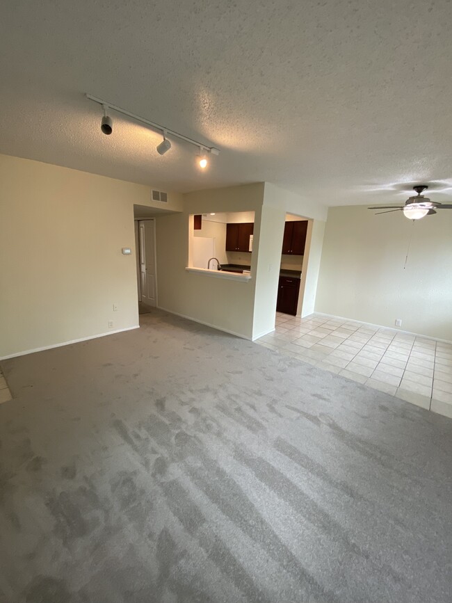 property at 2704 Stonehaven Ct