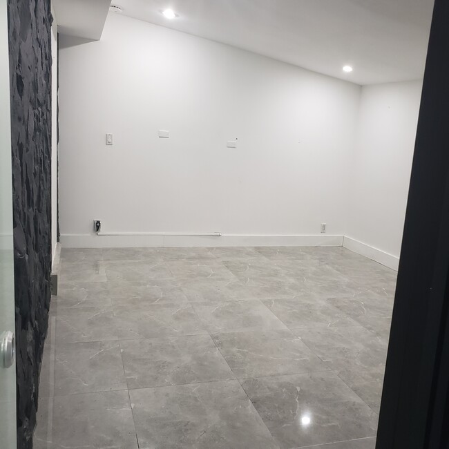 6920 Fillmore St, Unit 2