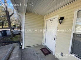 8387 Hollis St in Douglasville, GA - Building Photo