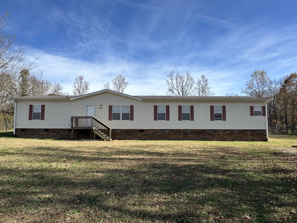 519 Clear Dawn Dr in Easley, SC - Building Photo